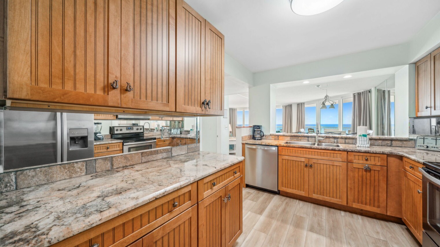 Building Photo - 7205 Thomas Dr