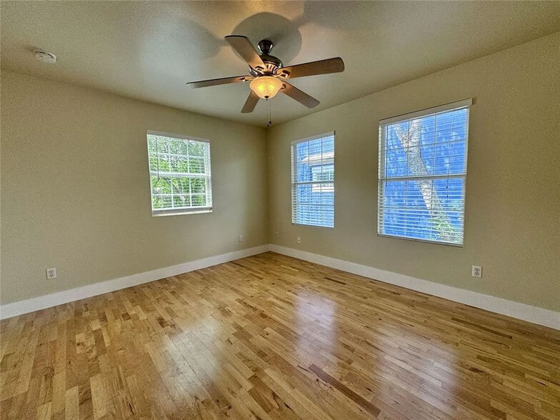 Building Photo - 5405 Evans Ave