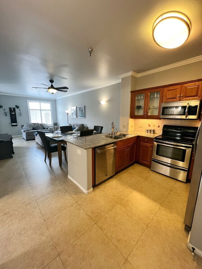 Building Photo - Beautiful 1 Bed/1 Bath Fully Furnished Lig...