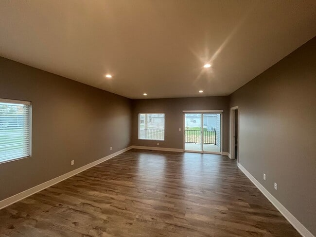 Building Photo - 5080 W Stampede Ln