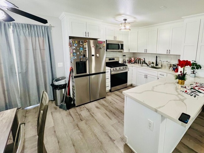 Building Photo - Spacious Single-Story 4 Bedroom Home with Lovely Backyard