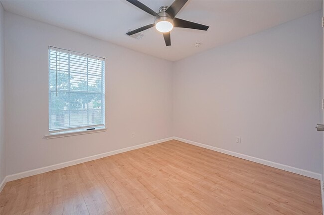 Building Photo - 5914 Clerkenwell Dr