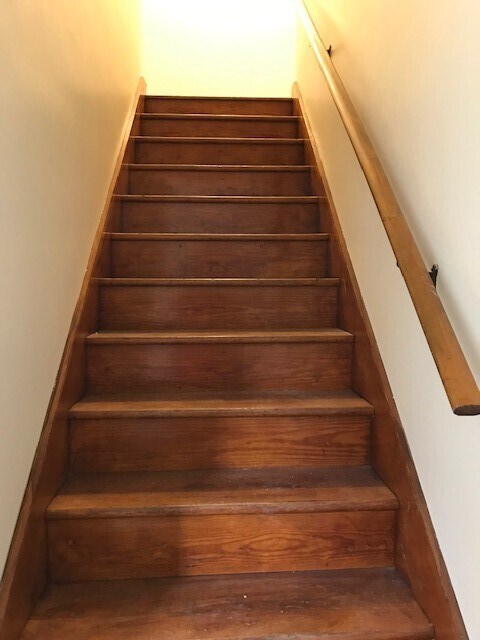 Building Photo - 155 King Rd