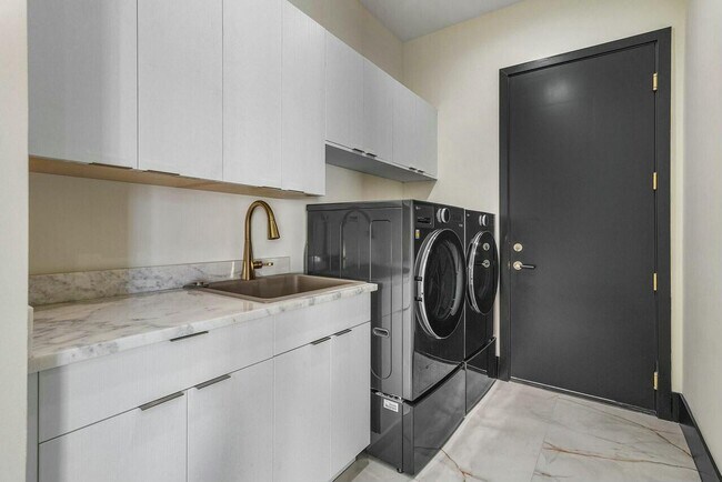 Building Photo - 13480 U.S. Rte 1