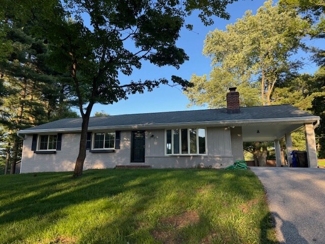 Primary Photo - 10193 Cabery Rd