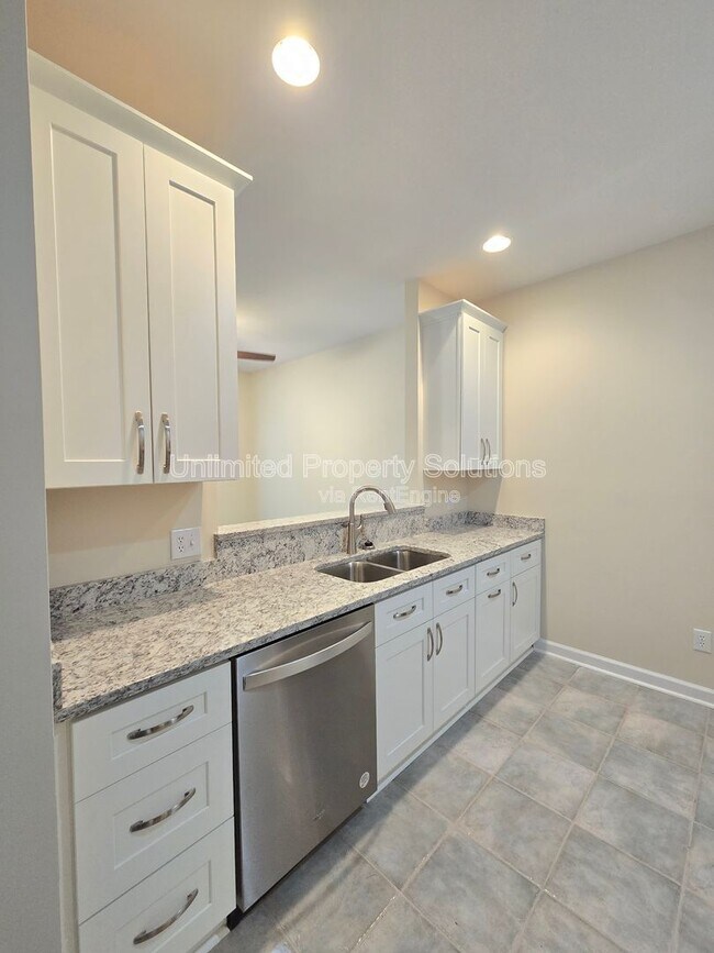 Building Photo - 5813 Wrightsville Ave