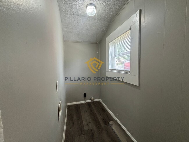 Building Photo - 3-Bedroom Home Near Newfields Available NOW!