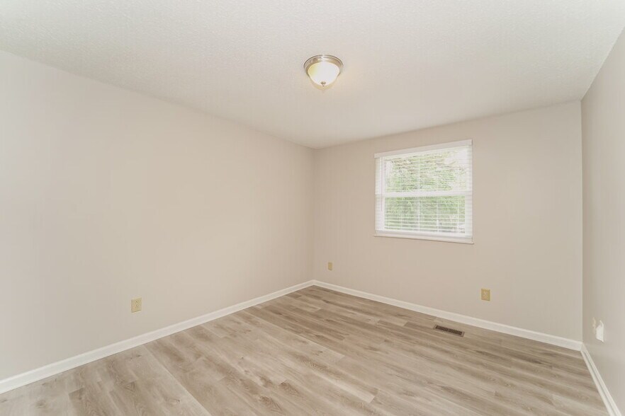 Building Photo - 605 Bundy Cir