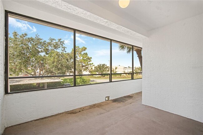 Building Photo - 2585 Countryside Blvd