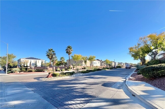 Building Photo - 6164 Bridgeport Hills Ave