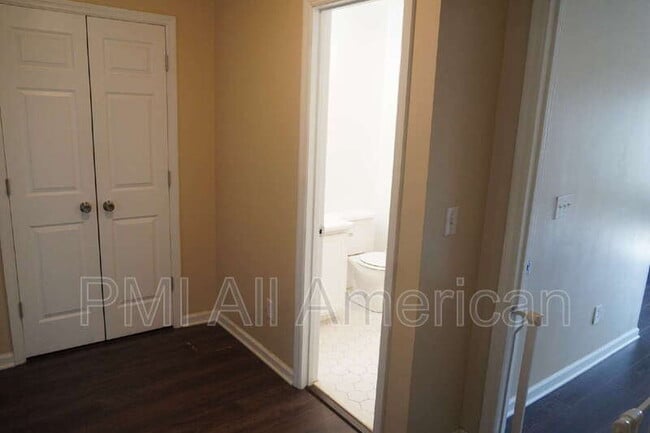 Building Photo - 1142 Blankshire Rd