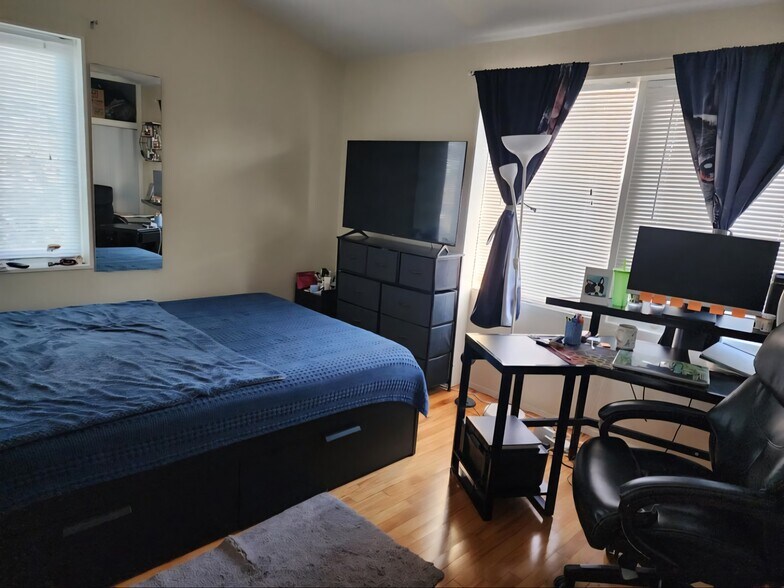 Bedroom - 5220 10th Plz S