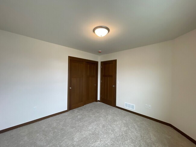 Building Photo - 1005 Morning Star Ln