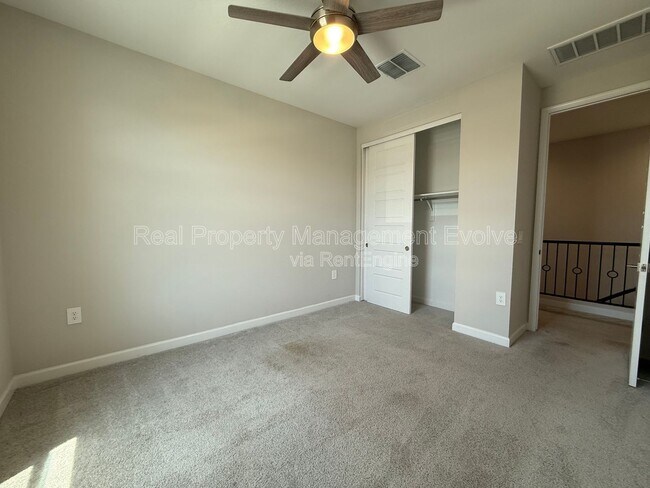 Building Photo - 5118 E Anderson Dr