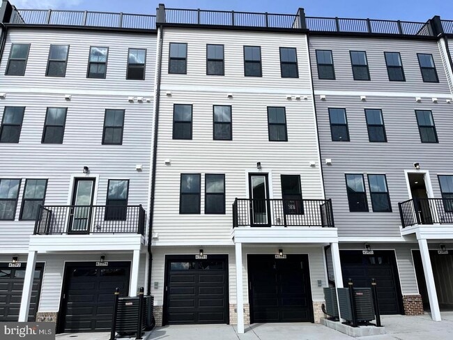 Building Photo - 43396 Farringdon Sq