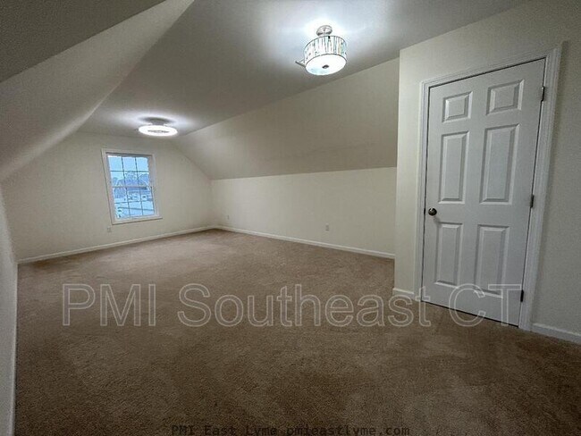 Building Photo - 23 Quakertown Mdws