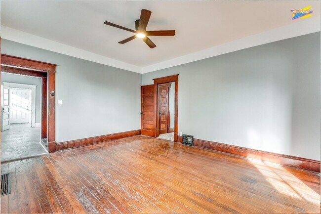 Building Photo - 305 N Pennsylvania Ave