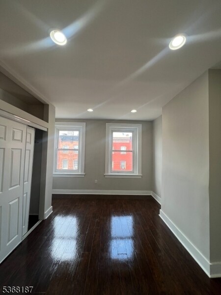 Building Photo - 8 Elm St