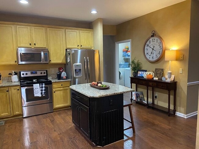 Building Photo - 300 Founders Pointe Blvd