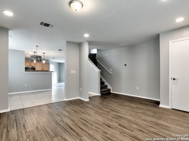 Building Photo - Spacious 5BR Home in NW San Antonio | Deck, High Ceilings & Prime Alamo Ranch Location