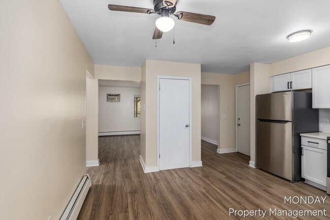 Building Photo - 143 Gaines St SE