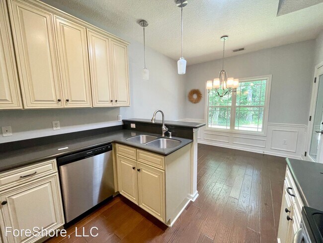 Building Photo - 3 br, 2 bath House - 16 Wyndham Dr.