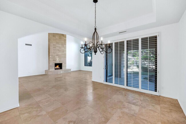 Building Photo - 7878 E Gainey Ranch Rd