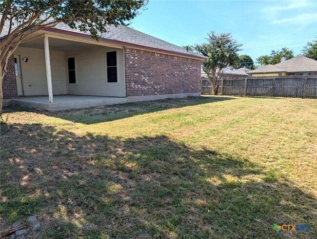 Building Photo - 3909 Bolivar Dr