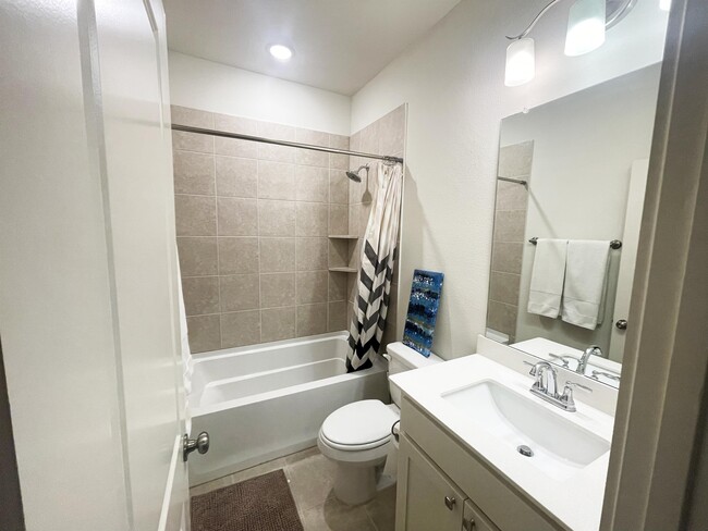 Building Photo - 1318 Casselberry Dr