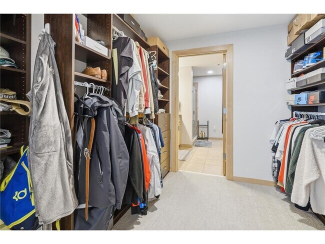 Building Photo - 215 10th Ave S