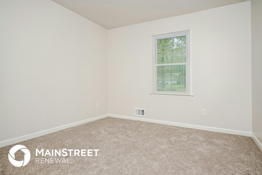 Building Photo - 40 Derby Country Dr