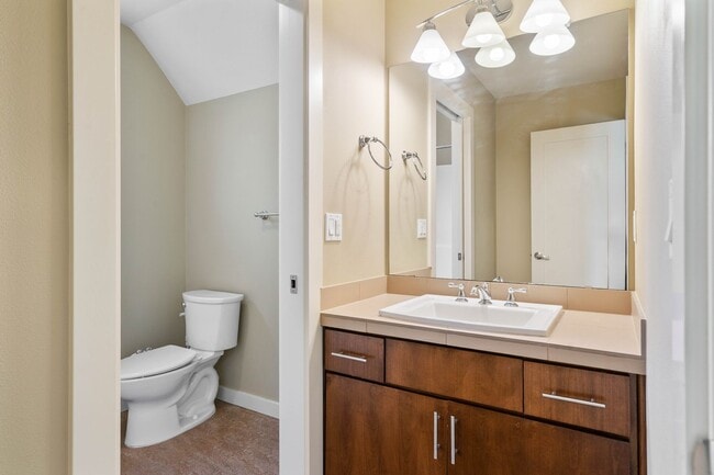 Building Photo - Beautiful 3-bdrm/2.5-bath in Beaumont-Wils...