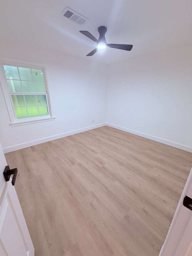 Building Photo - BEAUTIFUL HOME IN HOUSTON. MOVE IN READY!.