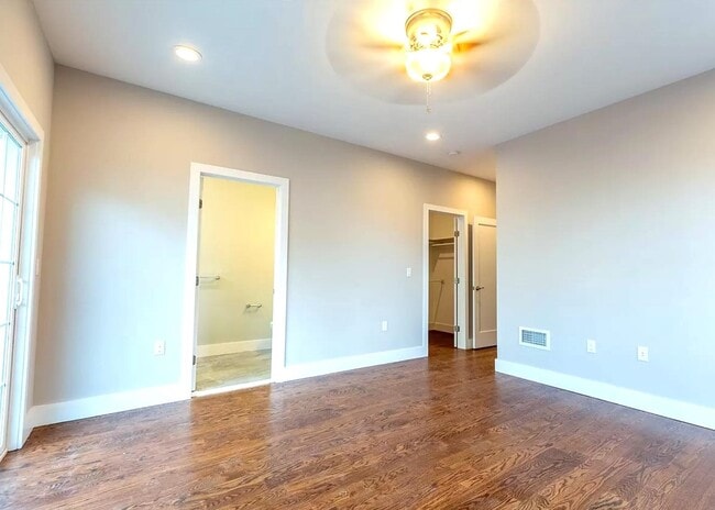 Building Photo - 268 Griffith St