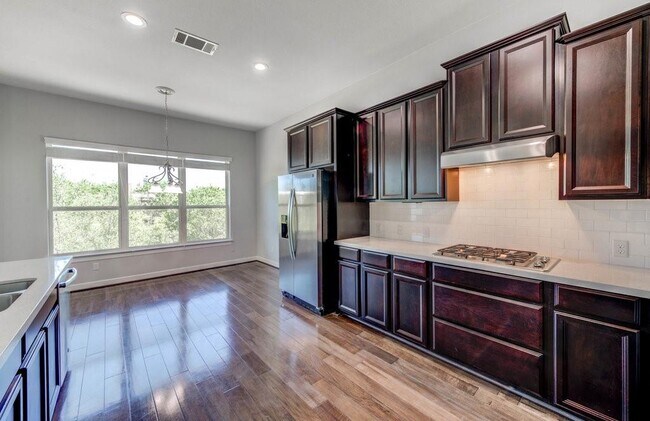 Building Photo - 403 Bellagio Dr
