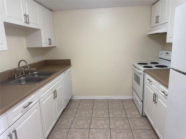 Building Photo - 915 NW 1st Ave