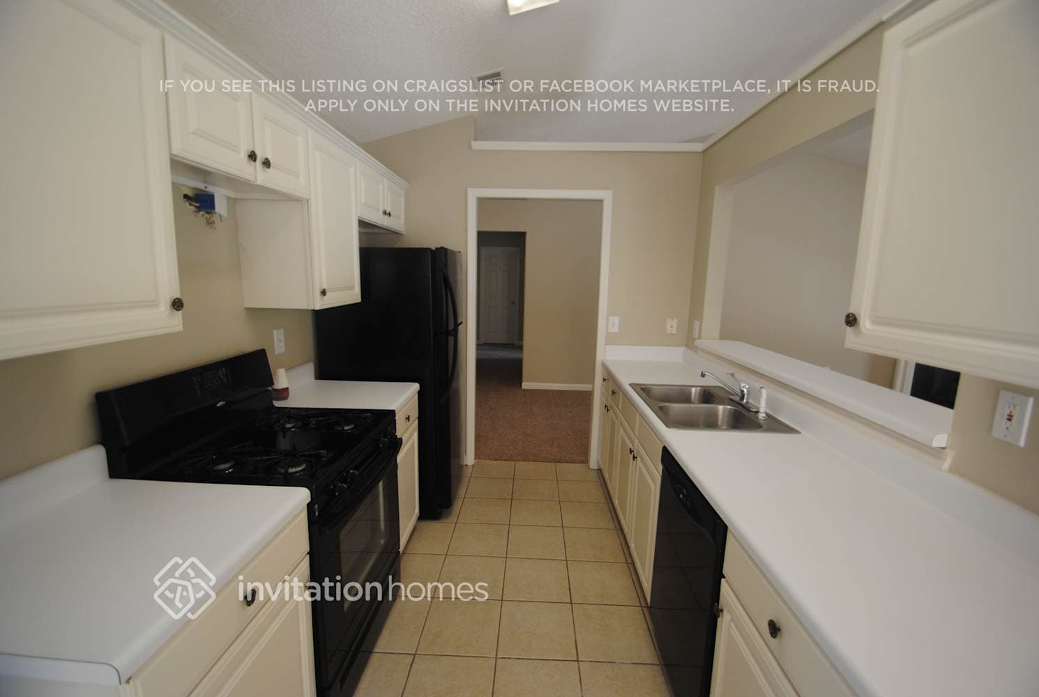 Building Photo - 6050 Carriage Park Way
