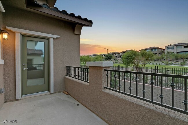 Building Photo - 41 Lomita Heights Dr