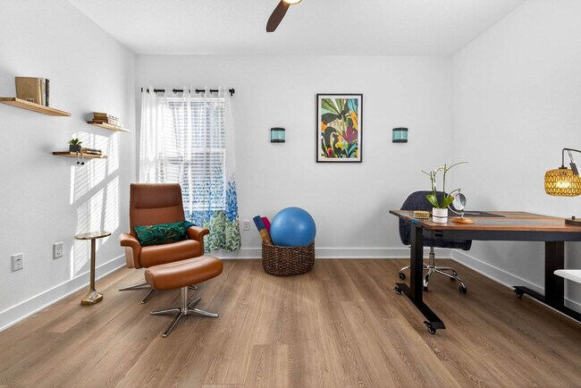 Building Photo - 1734 W Cherry St