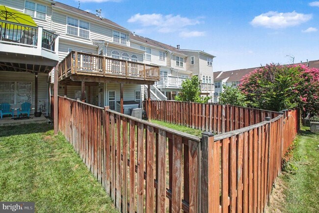 Building Photo - 213 Spencer Terrace SE