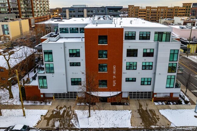 Building Photo - 100 N Center St