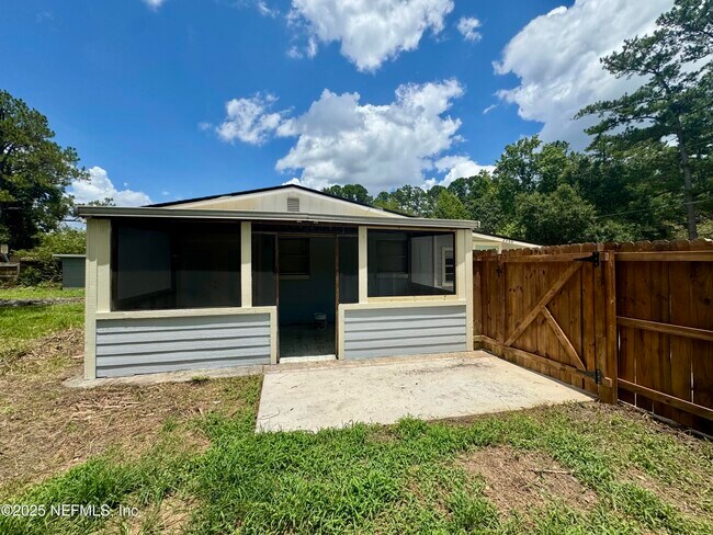 Building Photo - 2366 Betsy Dr