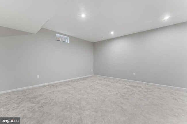 Building Photo - 5508 Redgum Ln