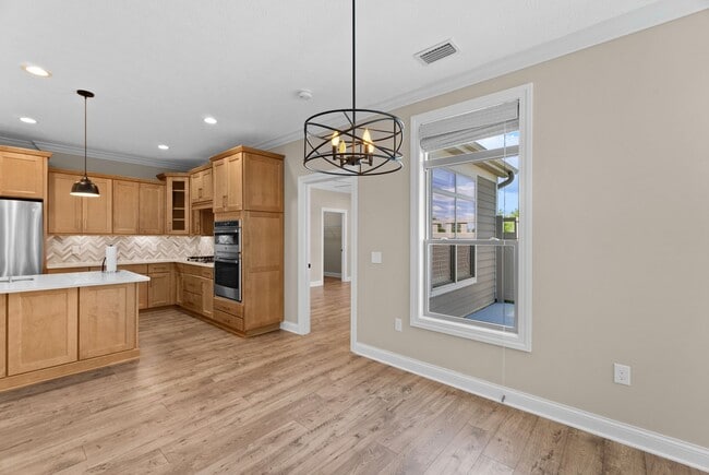 Building Photo - Luxury Maintenance-Free Former Model Home in Grove City – 2 Bed, 2 Bath Ranch