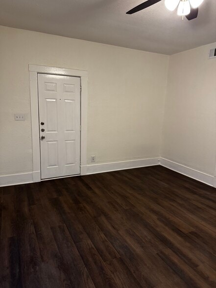 Building Photo - 111 N Winnetka Ave