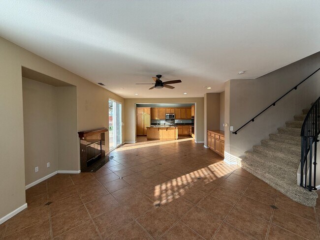 Building Photo - Beautiful Large Two Story Home is Centrall...