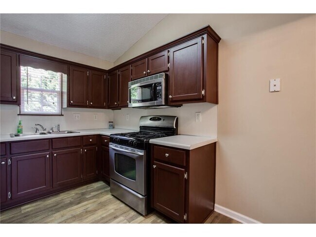 Building Photo - 2727 Fort Hampton Ct