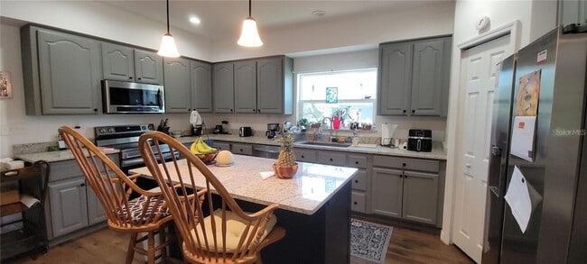 Building Photo - 416 W Howry Ave