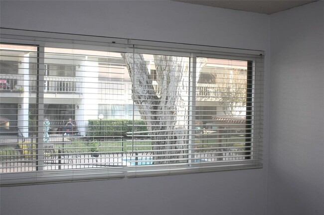 Building Photo - 12100 Melville Dr