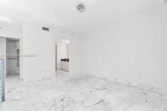 Building Photo - 90 SW 3rd St